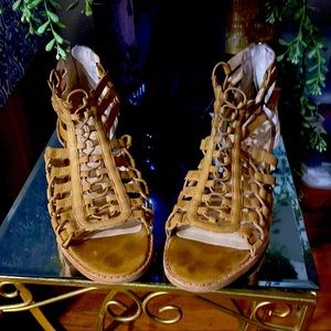 Women Size  Tan Leather Gladiator Sandals